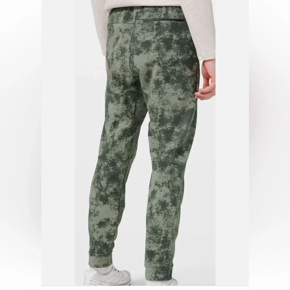 Men’s Lululemon City Sweat Jogger. Size M